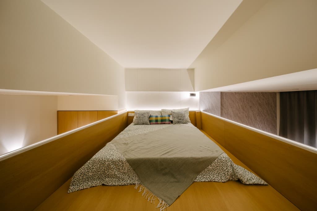 暖光 LOFT 一居室 上层卧室